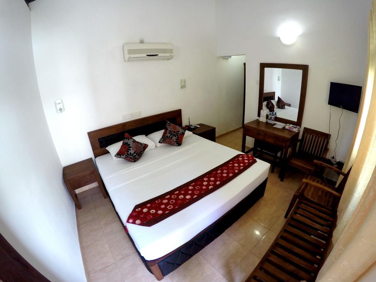 Ramon Beach Resort Ambalangoda  Exteriör bild