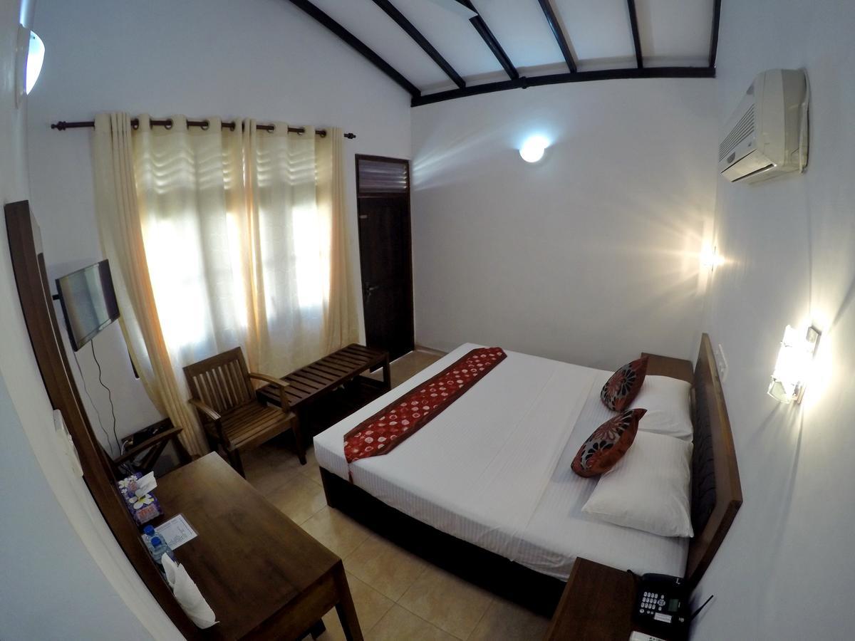 Ramon Beach Resort Ambalangoda  Exteriör bild