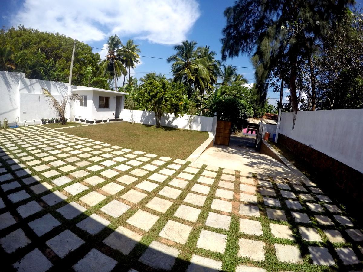 Ramon Beach Resort Ambalangoda  Exteriör bild