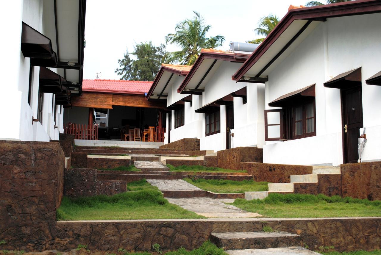 Ramon Beach Resort Ambalangoda  Exteriör bild