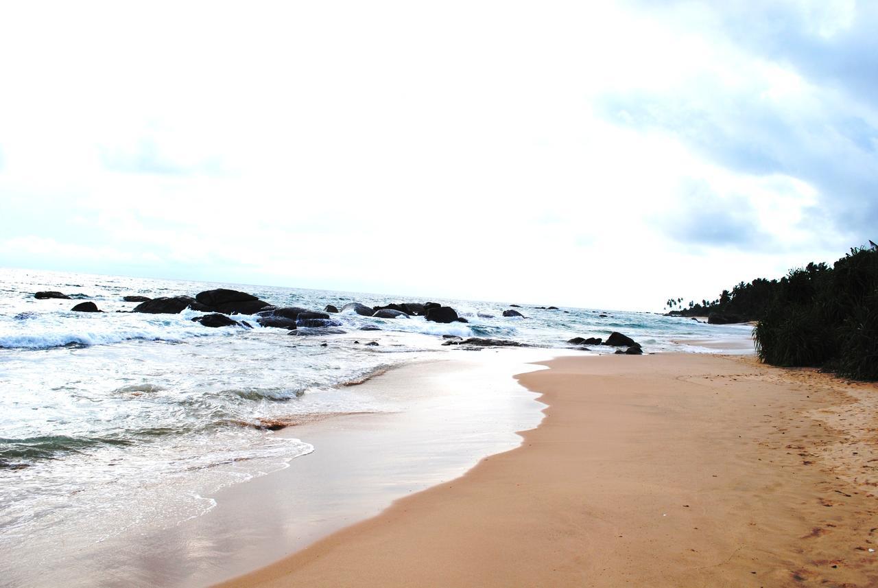 Ramon Beach Resort Ambalangoda  Exteriör bild