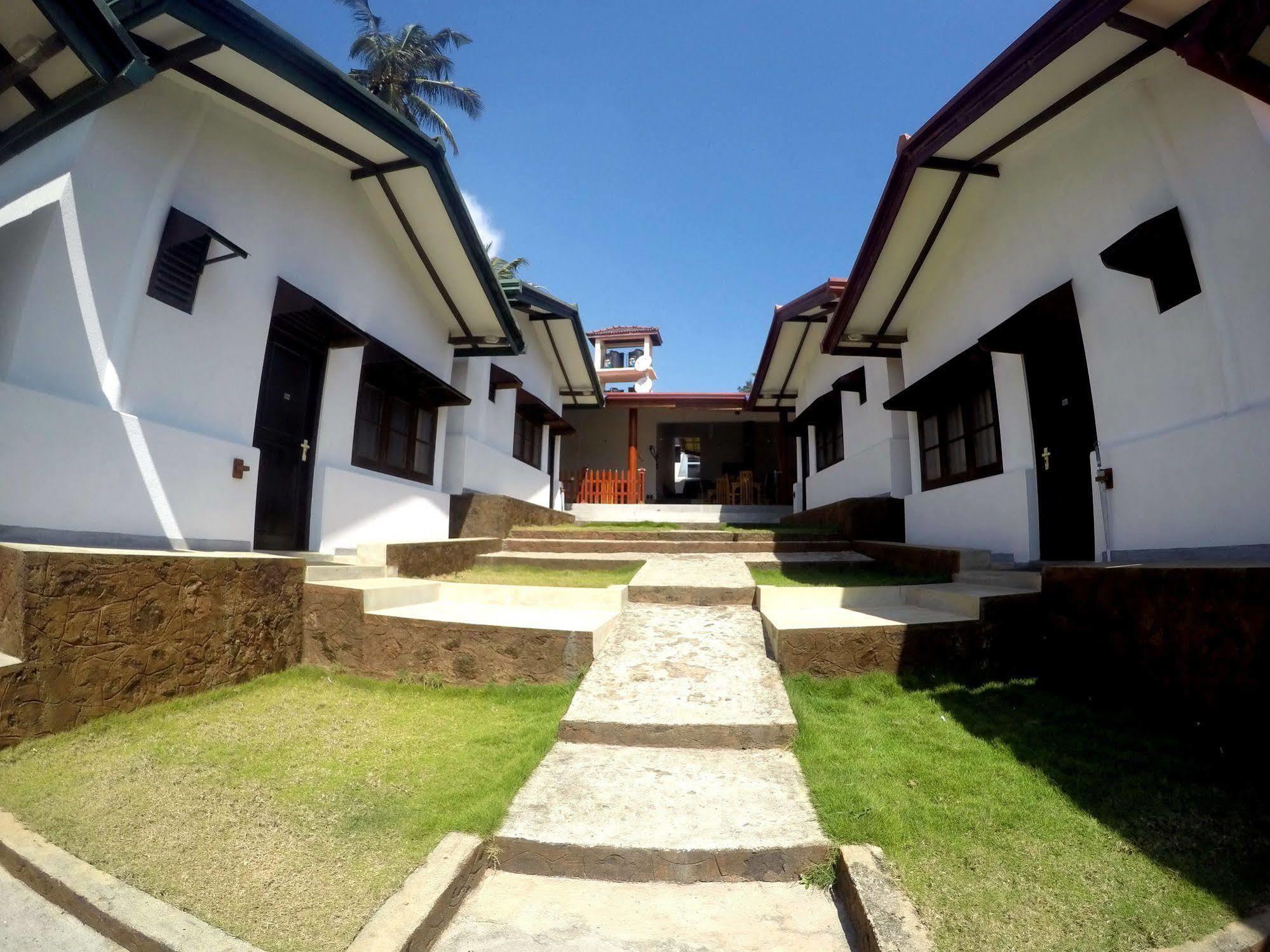 Ramon Beach Resort Ambalangoda  Exteriör bild