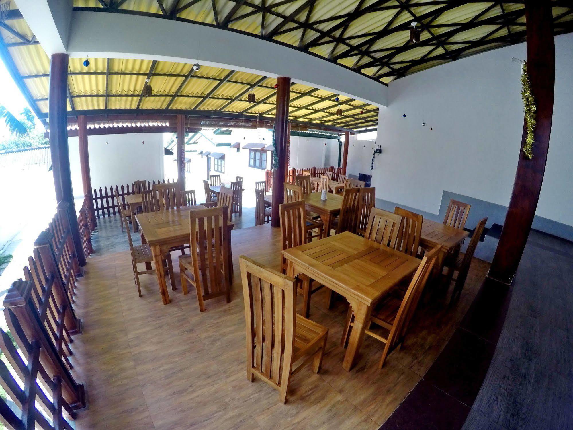 Ramon Beach Resort Ambalangoda  Exteriör bild