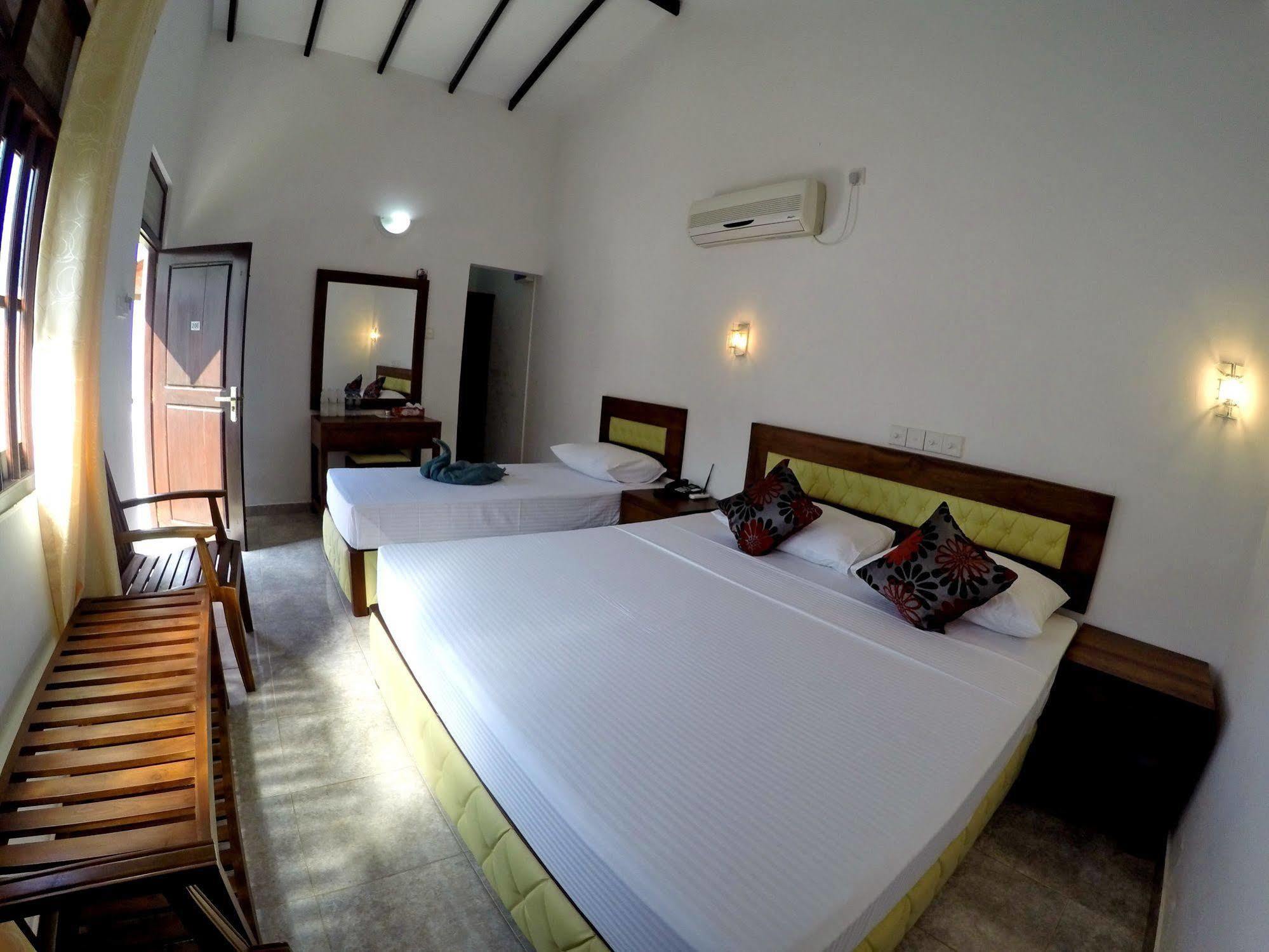 Ramon Beach Resort Ambalangoda  Exteriör bild