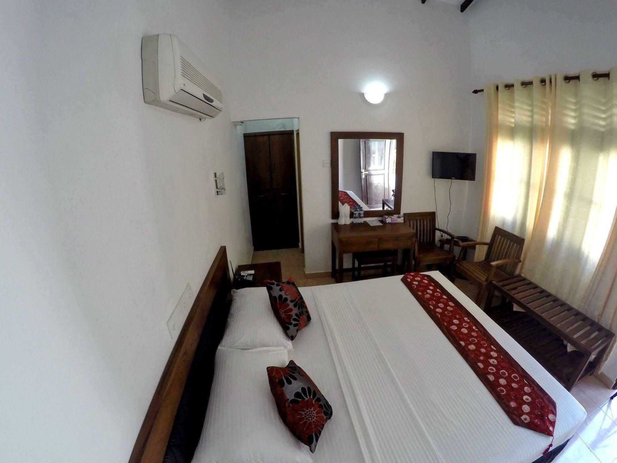 Ramon Beach Resort Ambalangoda  Exteriör bild