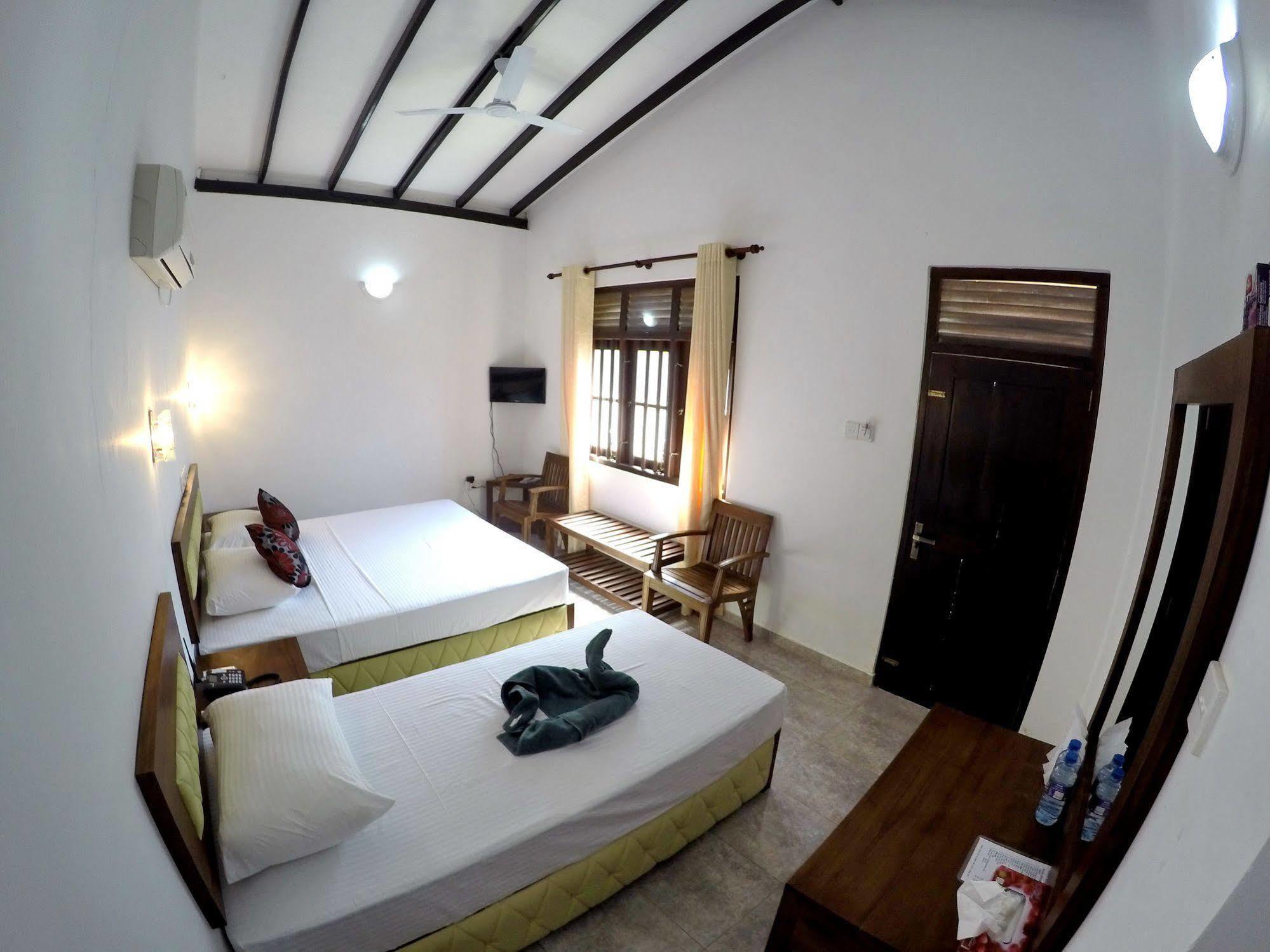Ramon Beach Resort Ambalangoda  Exteriör bild